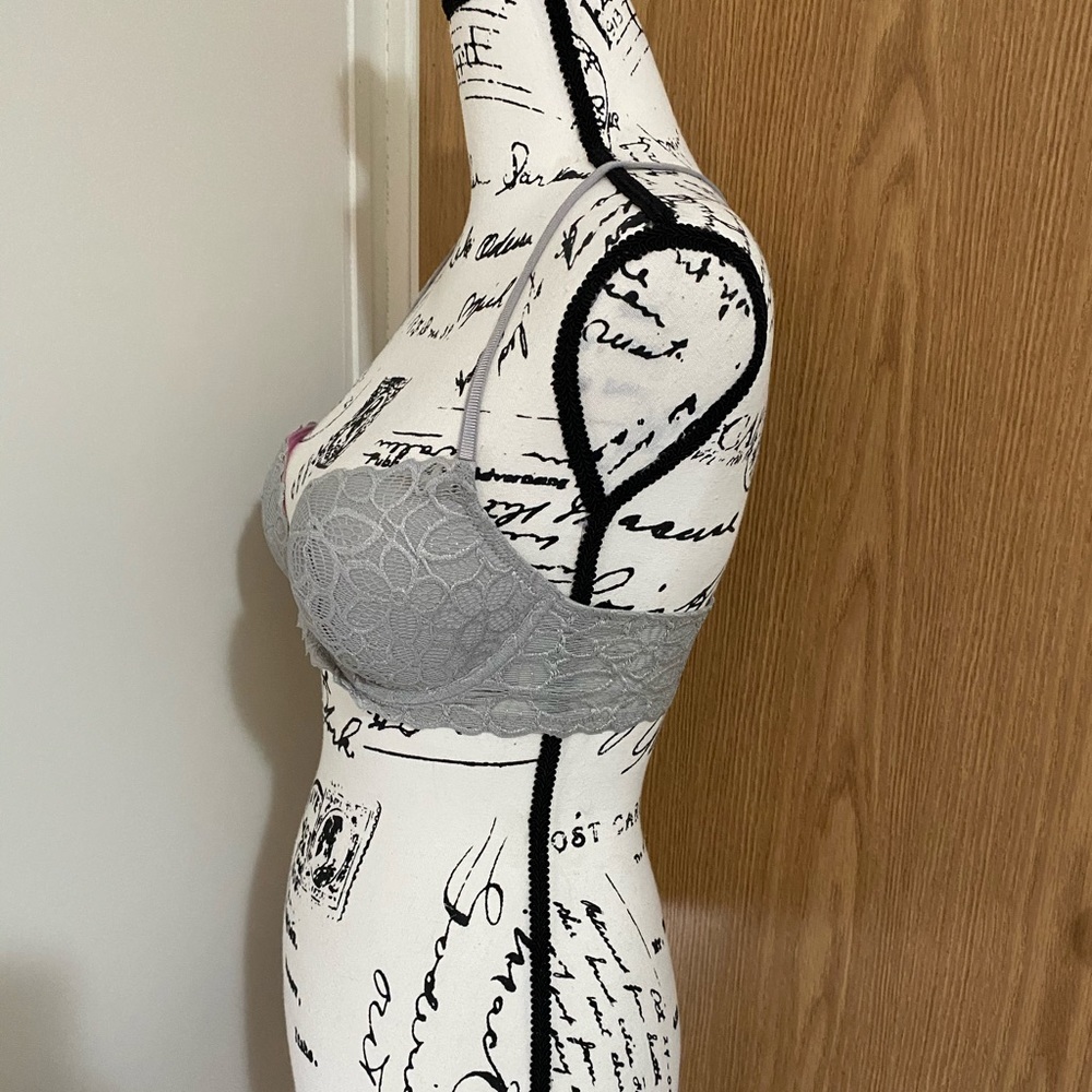 Bra - Picture 3 of 7
